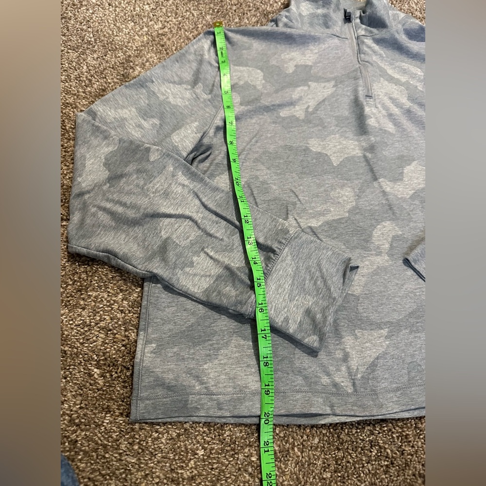 Yogalicious Lux Gray Camo Pullover Quarter zip size large but fits smaller. - Picture 12 of 15